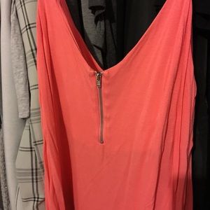 Coral cami top with front zipper!🌸